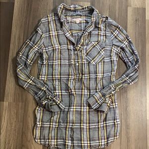 GREY WHITE & BLUE BUTTON UP FLANNEL